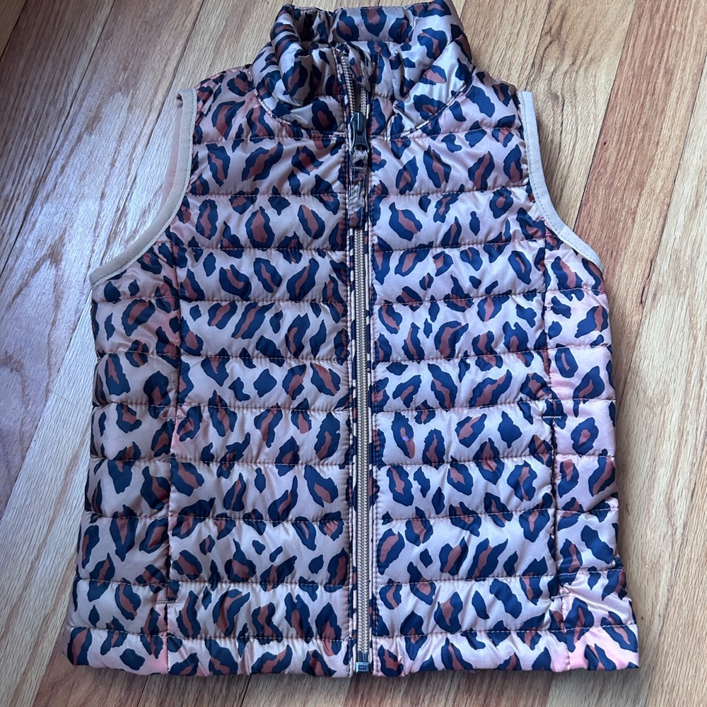 Amazon Essentials Leopard Quilted Puffer Vest